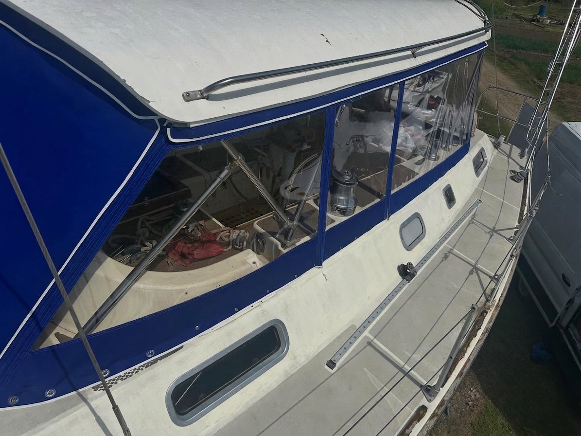 Trawler Flybridge — Flybridge Enclosure by The Ship's Tailor