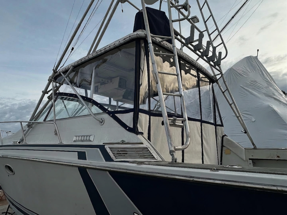 Trojan 10 Meter — Full Bridge Enclosure by The Ship's Tailor